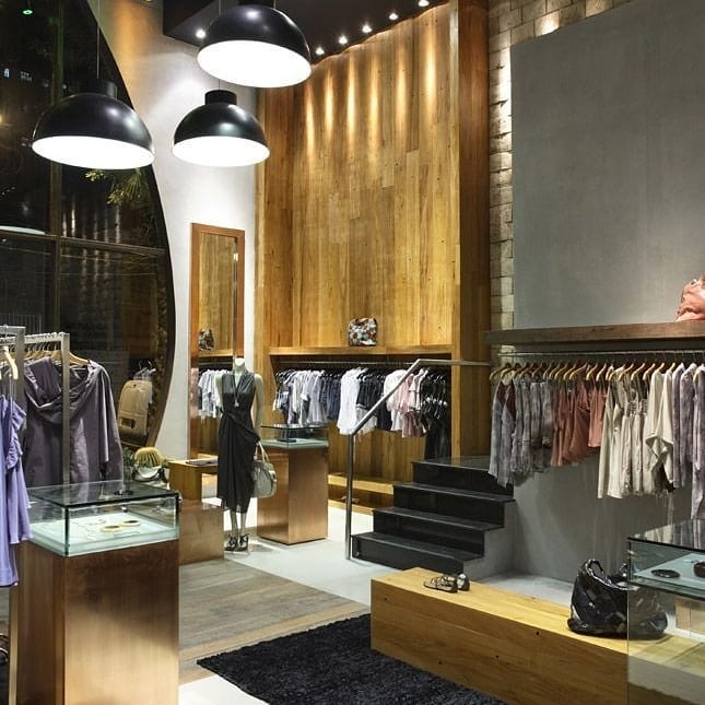 چگونه یک دکوراسیون مشتری پسند برای بوتیک زنانه طراحی کنیم ؟